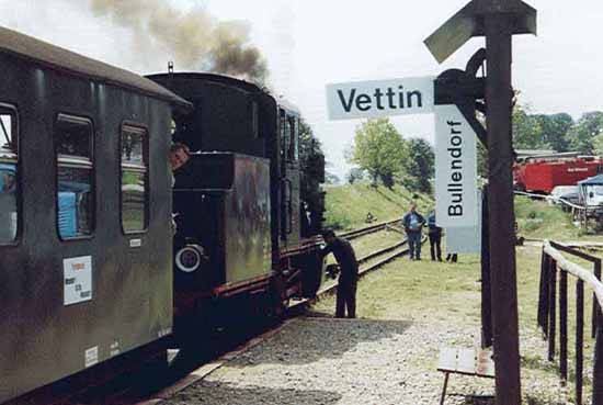 Bild 22 Zug im Bahnhof Vettin ( Pollo)