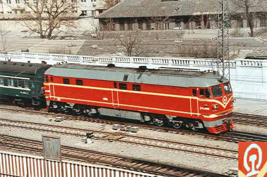 Bild 2 Diesellok 6 Achsen der Chinesischen Staatsbahn/ Emblem Querschnitt einer Schiene